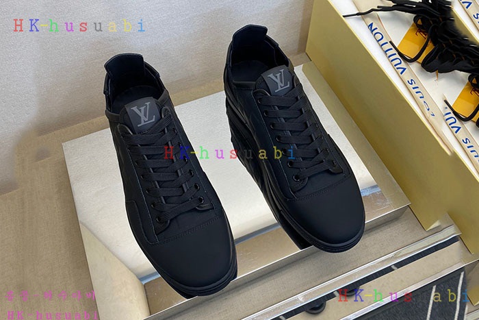NEW 루이비통 스니커즈  신상 LV 758802