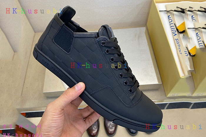 NEW 루이비통 스니커즈  신상 LV 758802