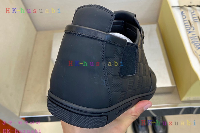 NEW 루이비통 스니커즈  신상 LV 758802