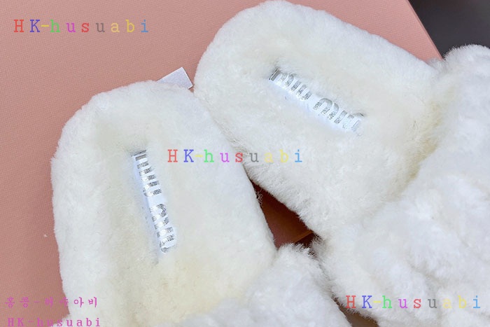 NEW 미우미우 슬리퍼 신상 MU 554017