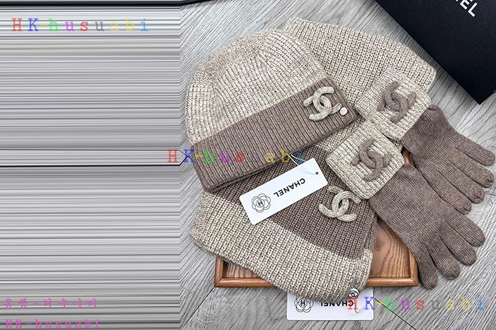 NEW 샤넬 모자 머플러 장갑 셋트 신상 C 614049