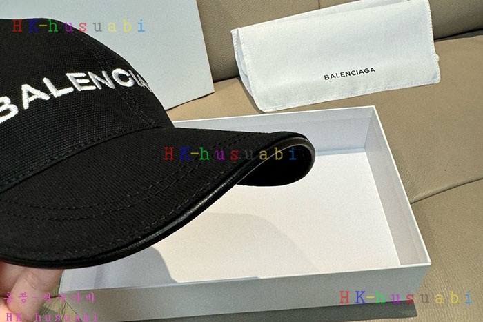 NEW 발렌시아가 모자 신상 B 9570401
