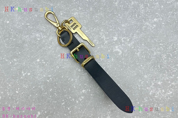 NEW 미우미우 키링 백참 신상 524121