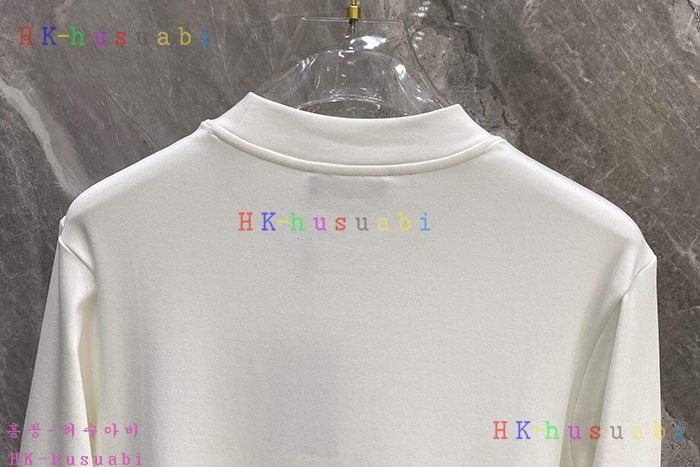 NEW 발렌시아가 긴팔티 신상 B 689909