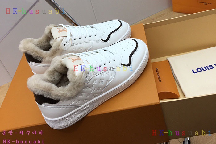 NEW 루이비통 스니커즈 신상 LV 4658012