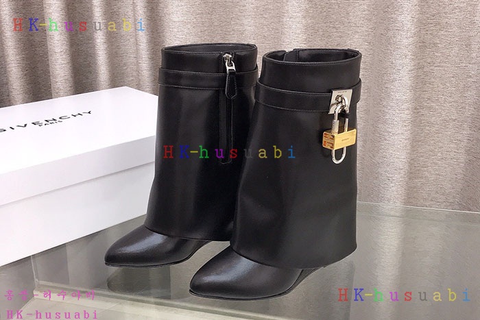 NEW 지방시 부츠 신상 GV 690095