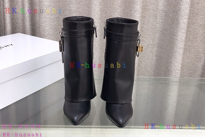 NEW 지방시 부츠 신상 GV 690095
