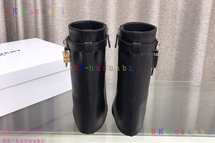 NEW 지방시 부츠 신상 GV 690095
