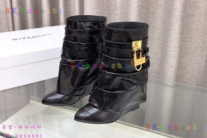 NEW 지방시 부츠 신상 GV 690096
