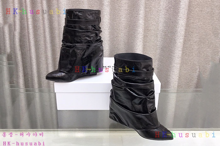 NEW 지방시 부츠 신상 GV 690096