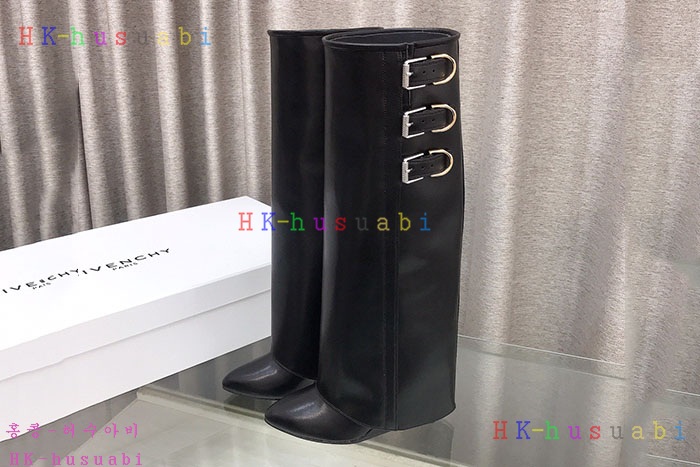NEW 지방시 부츠 신상 GV 690100