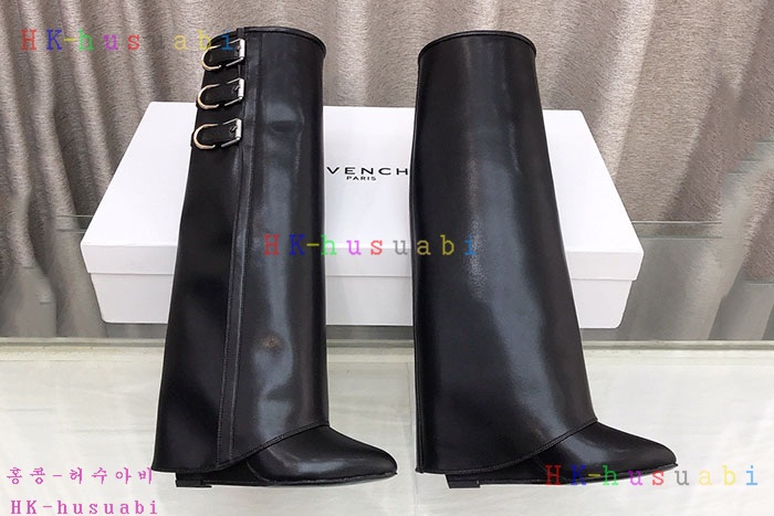 NEW 지방시 부츠 신상 GV 690100