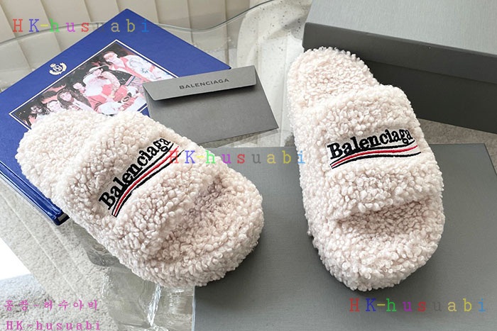 NEW 발렌시아가 신발 신상 B 956611