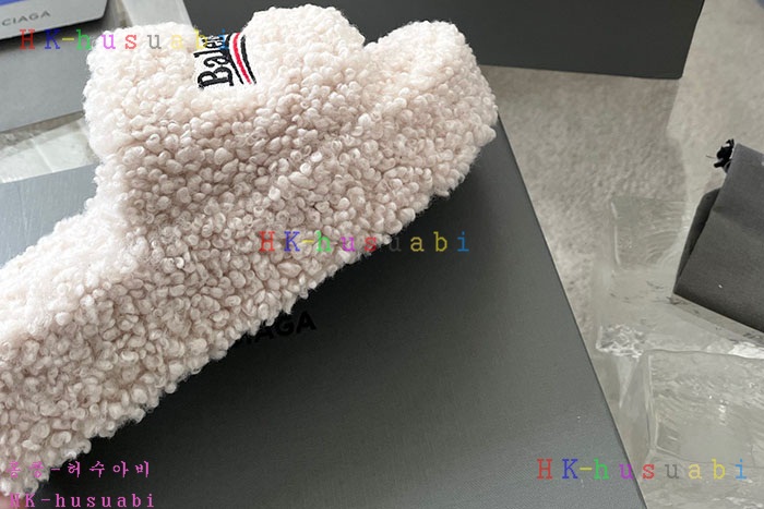NEW 발렌시아가 신발 신상 B 956611