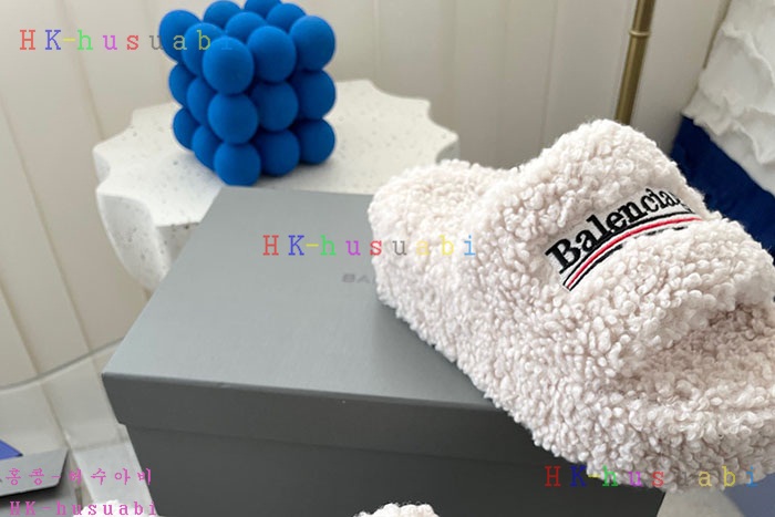 NEW 발렌시아가 신발 신상 B 956611
