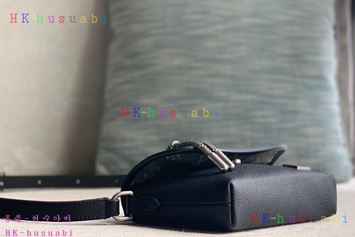 ★미러급★루이비통 펄스 웨어러블 월릿 M12618