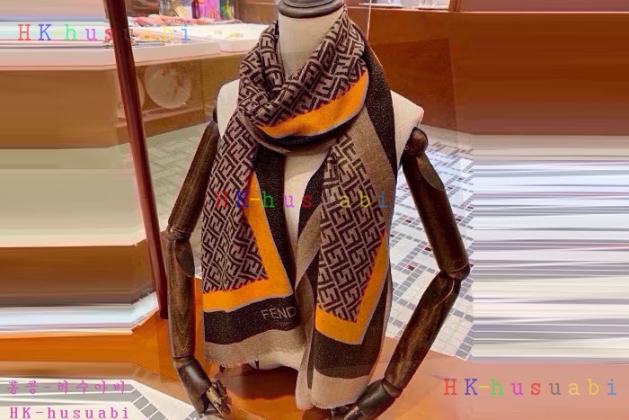 NEW 펜디 스카프 신상 FD 9958884