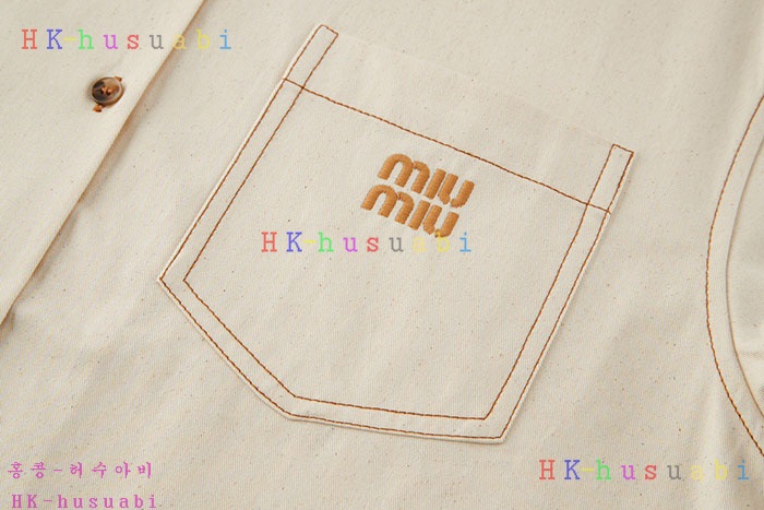 NEW 미우미우 반팔상의 신상 M 824401