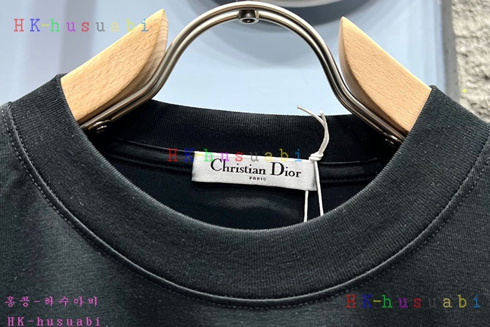 NEW디올 반팔티 신상 DR 558441