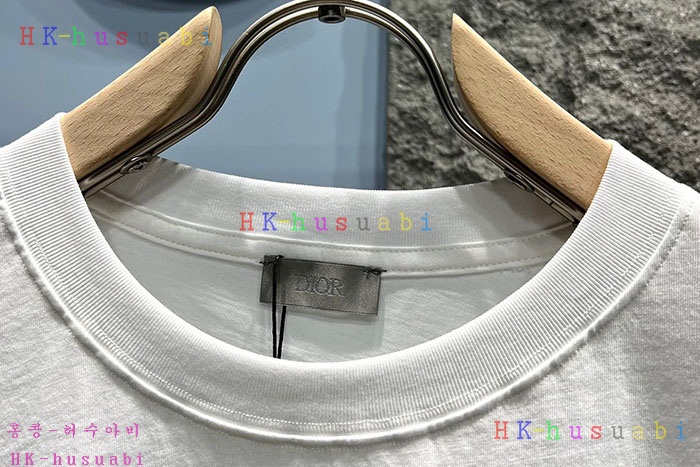 NEW디올 반팔티 신상 DR 558442