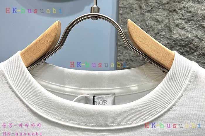 NEW디올 반팔티 신상 DR 558446