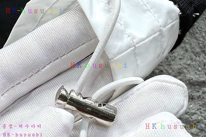 NEW 루이비통 반팔티 신상 LV 5824015