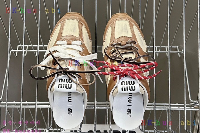 NEW 미우미우 신발 신상 MU 885901