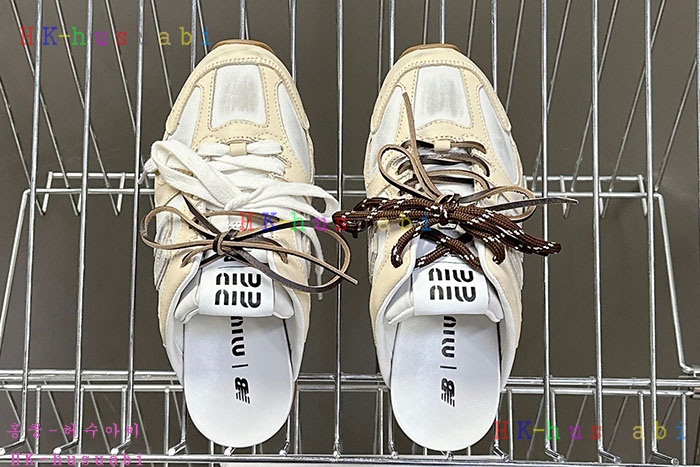 NEW 미우미우 신발 신상 MU 885902