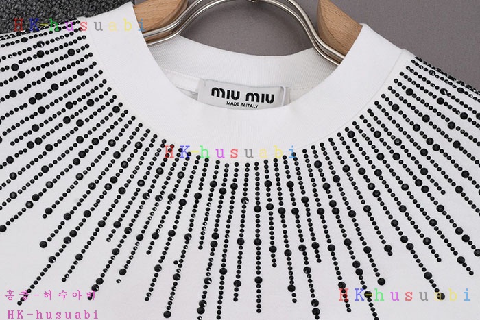 NEW 미우미우 반팔티 신상 M 8524079