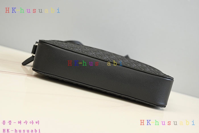 ★미러급★페라가모엠보스드 크로스바디 백H2116053