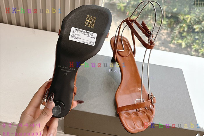 NEW 발렌시아가 신발 신상 B 5594407