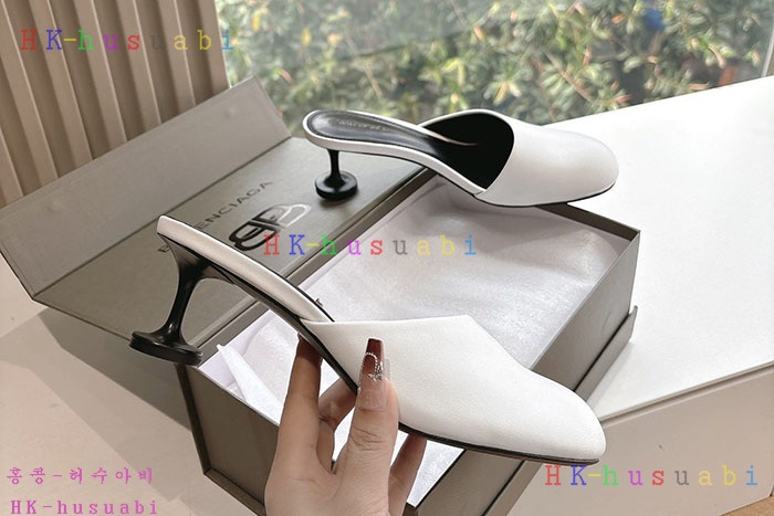 NEW 발렌시아가 신발 신상 B 5594415