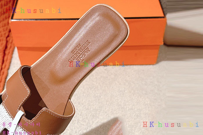 NEW 에르메스 샌들 신상 H 4570042