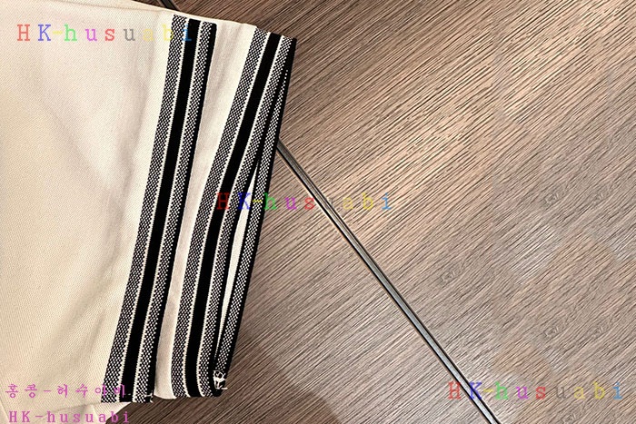 NEW 디올 반팔티 신상 DR 6658012
