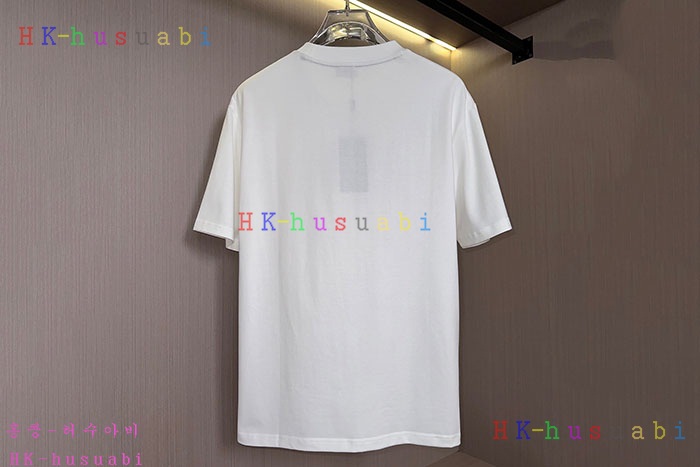 NEW 펜디 반팔티 신상 FD 559404