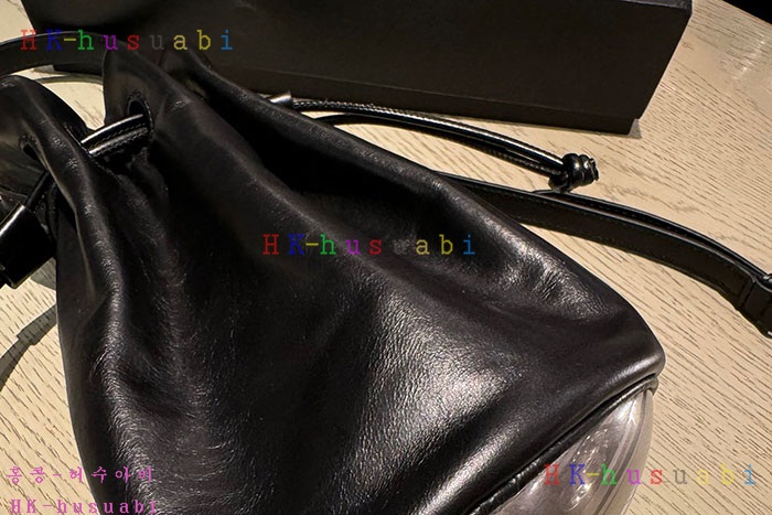 ★미러급★알렉산더왕 돔 가죽 미니 버킷 백 W 5288110