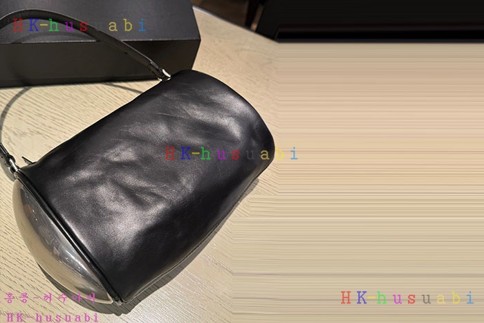 ★미러급★알렉산더왕 블랙 돔 배럴 포셰트 숄더백 W 528901