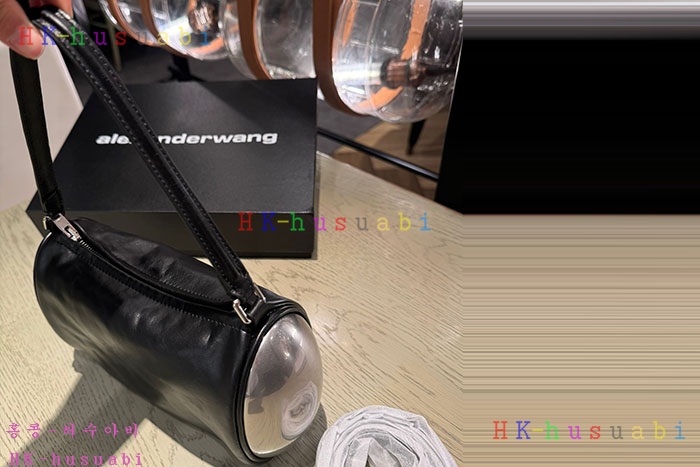 ★미러급★알렉산더왕 블랙 돔 배럴 포셰트 숄더백 W 528901