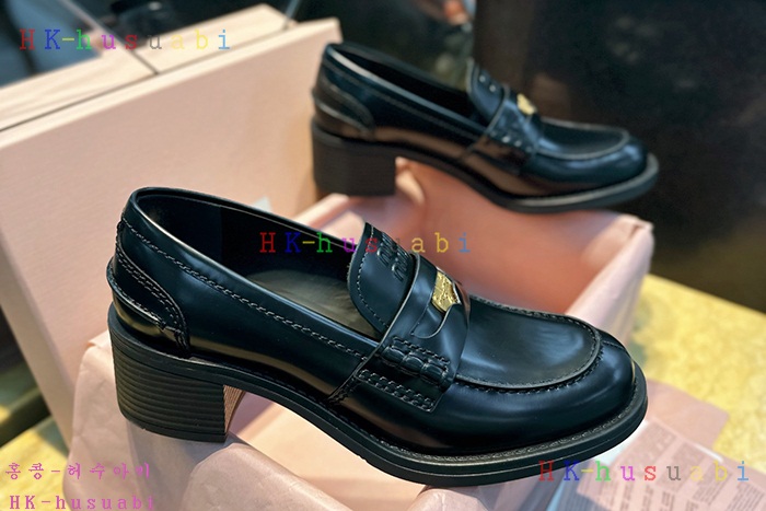 NEW 미우미우 로퍼 신상 MU  692250