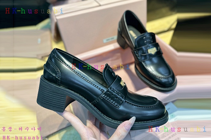 NEW 미우미우 로퍼 신상 MU  692250
