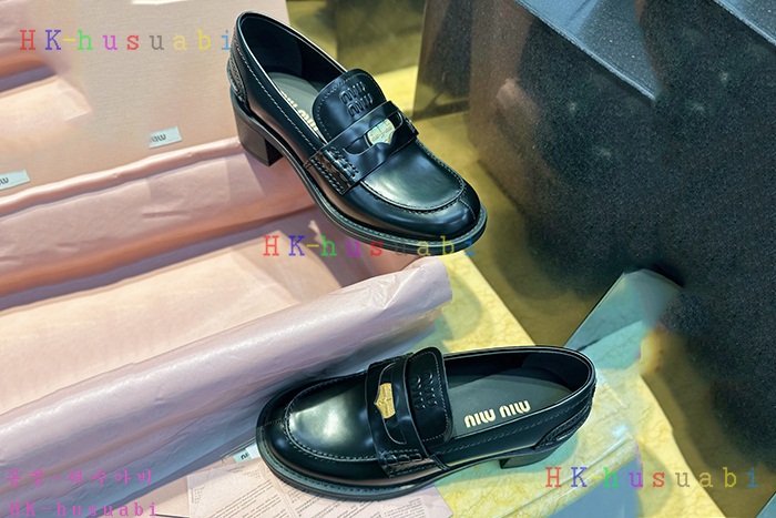 NEW 미우미우 로퍼 신상 MU  692250