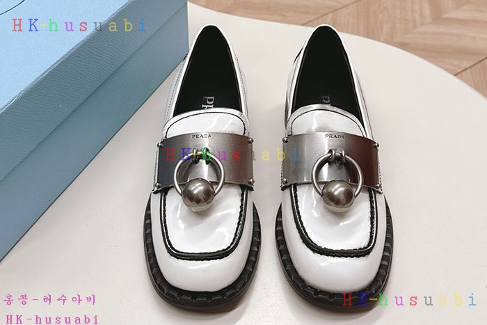 NEW 프라다 로퍼 신상 P 5570462